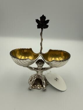 Victorian Trading Co Silver Plated Cherub Double Shell Salt Cellar Figural Dish